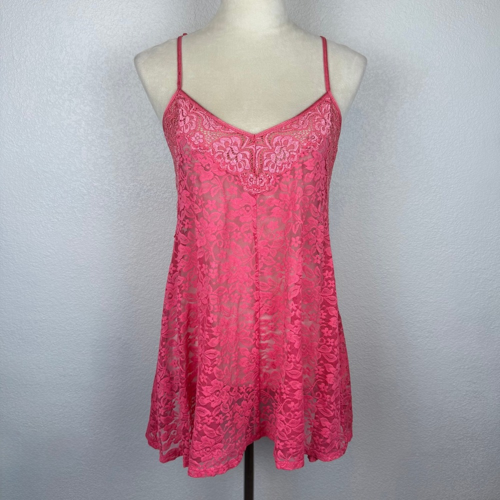 Elegant Pink Lace Chemise